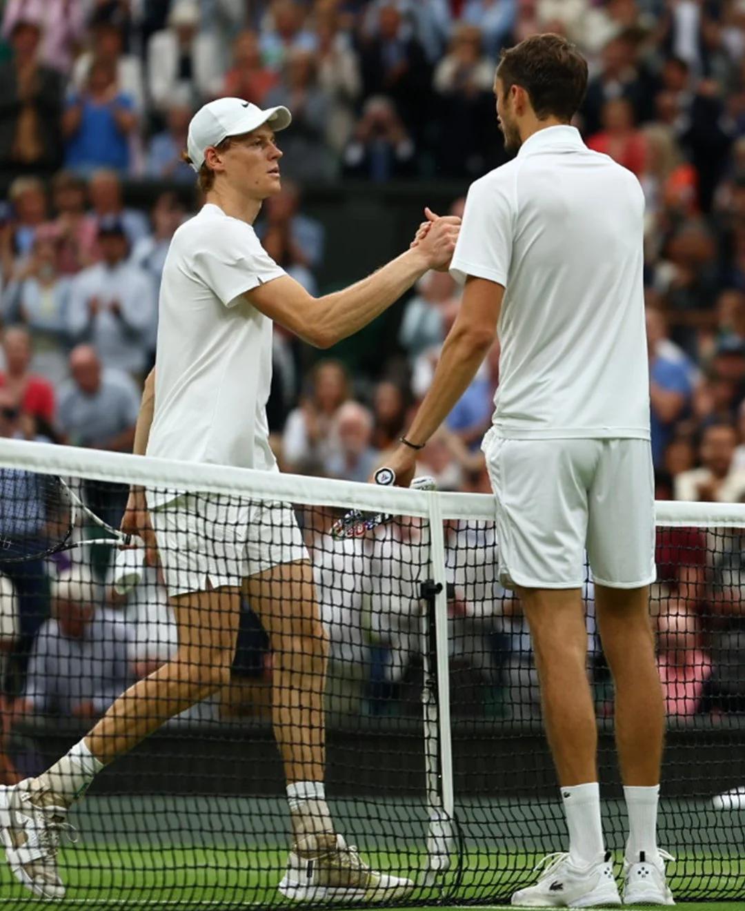 英国网球队轻取日本网球队，梅德韦杰夫制霸全场