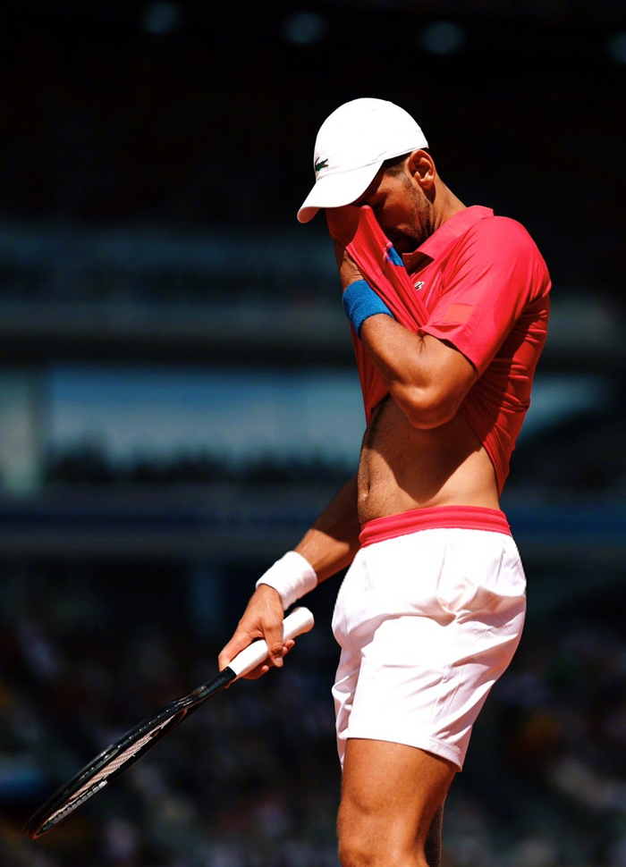 关于西班牙网球队绝杀意大利网球队，德约科维奇高光表现的信息