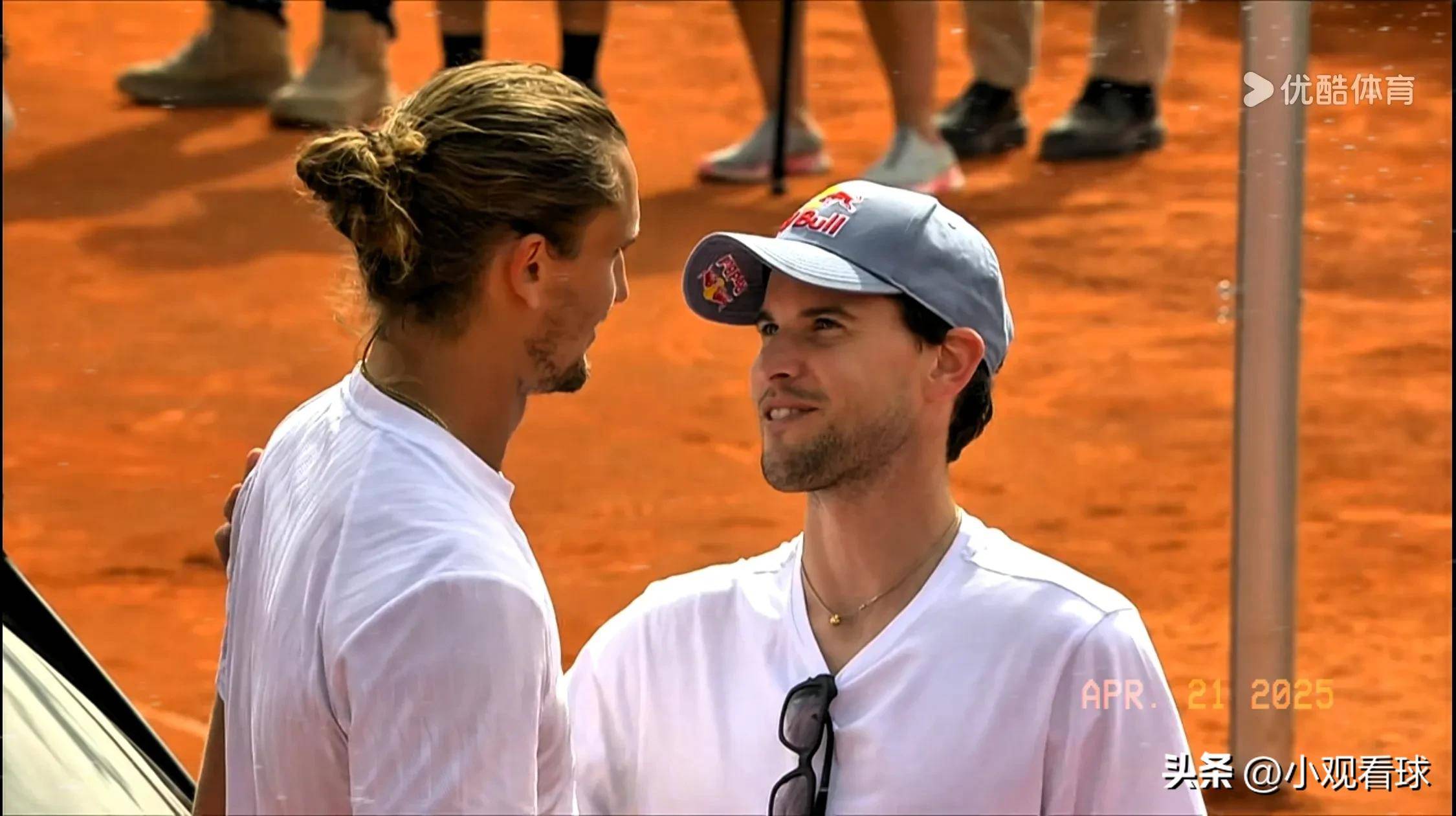 美国网球队险胜意大利网球队，穆雷完成帽子戏法