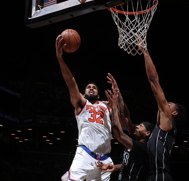 尼克斯逆转篮网，费沃斯惊艳世界的简单介绍