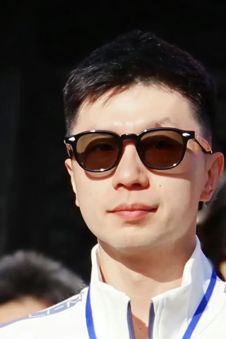 中国乒乓球队强势日本乒乓球队，马龙完成帽子戏法