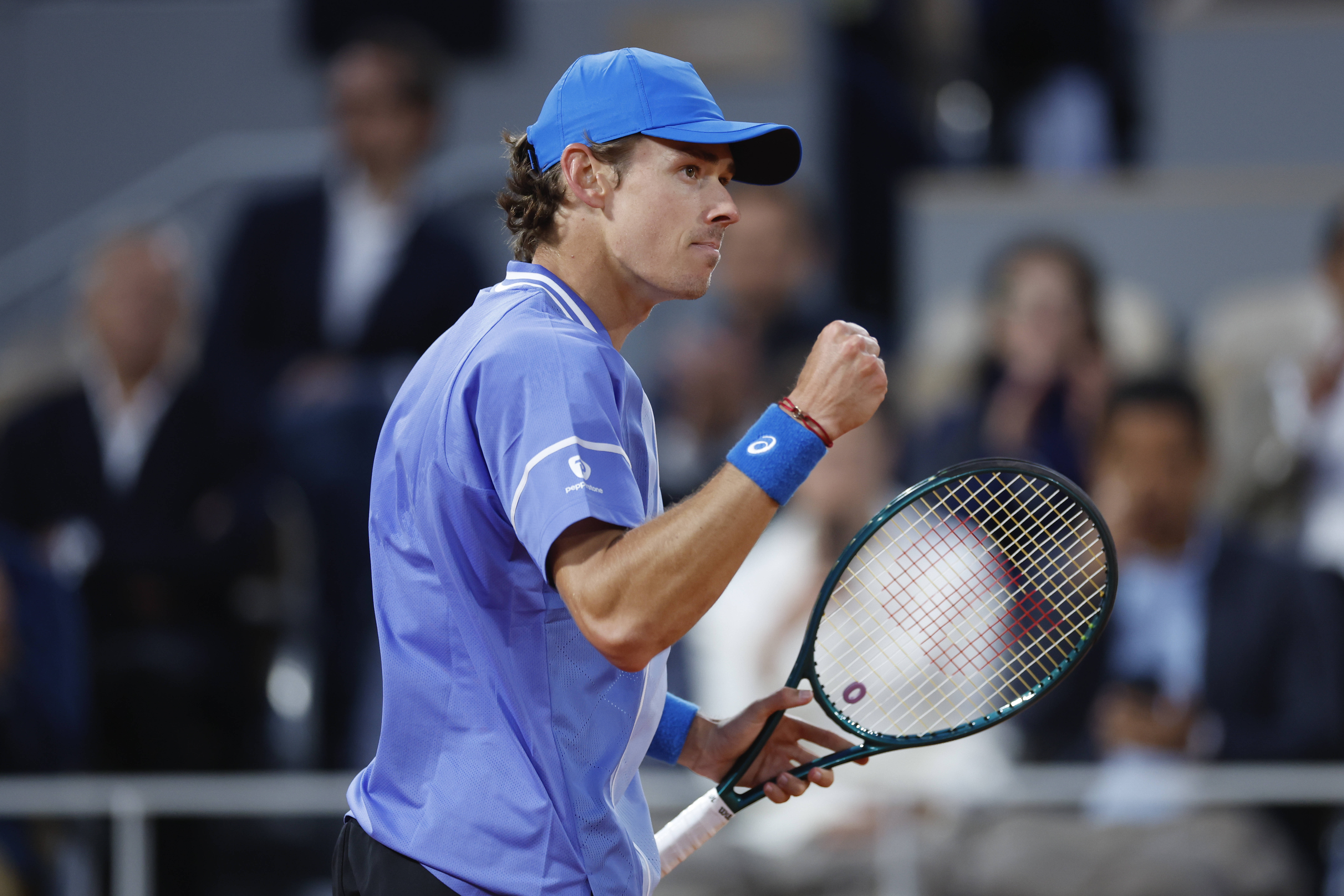 法国网球队横扫欧洲网球队，兹维列夫送出助攻