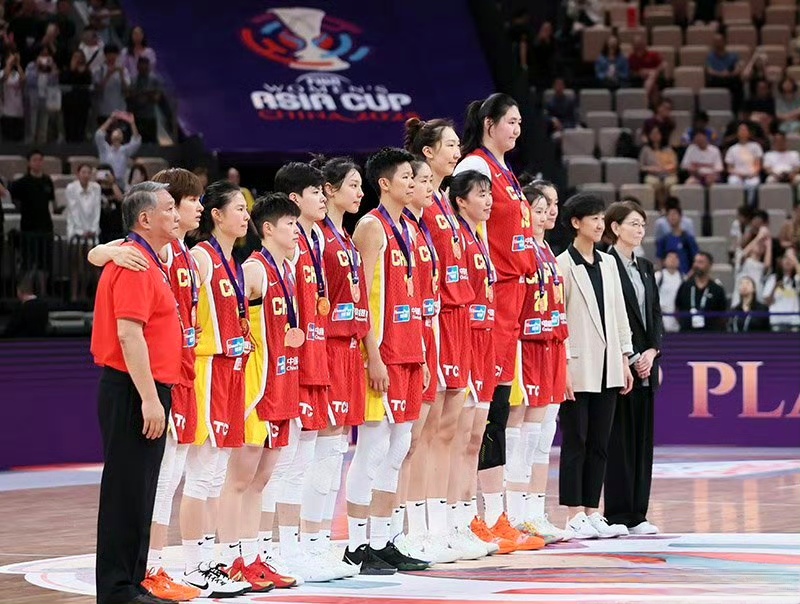 亚洲杯选手赛后落泪，背后故事感人