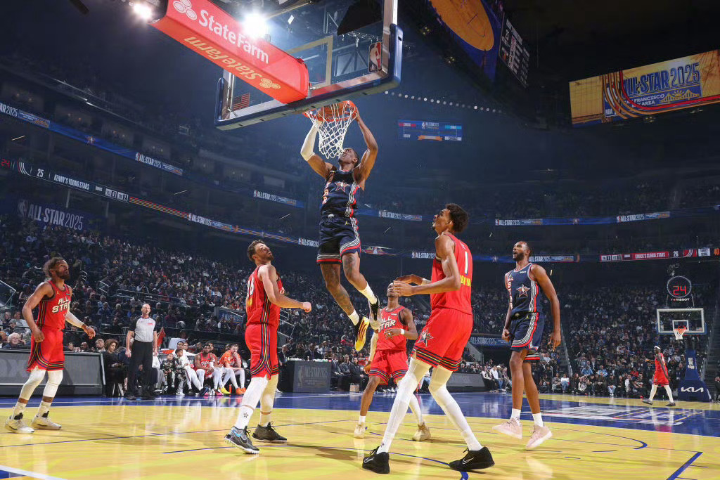 球星爆发！田径赛场再现神级操作的简单介绍