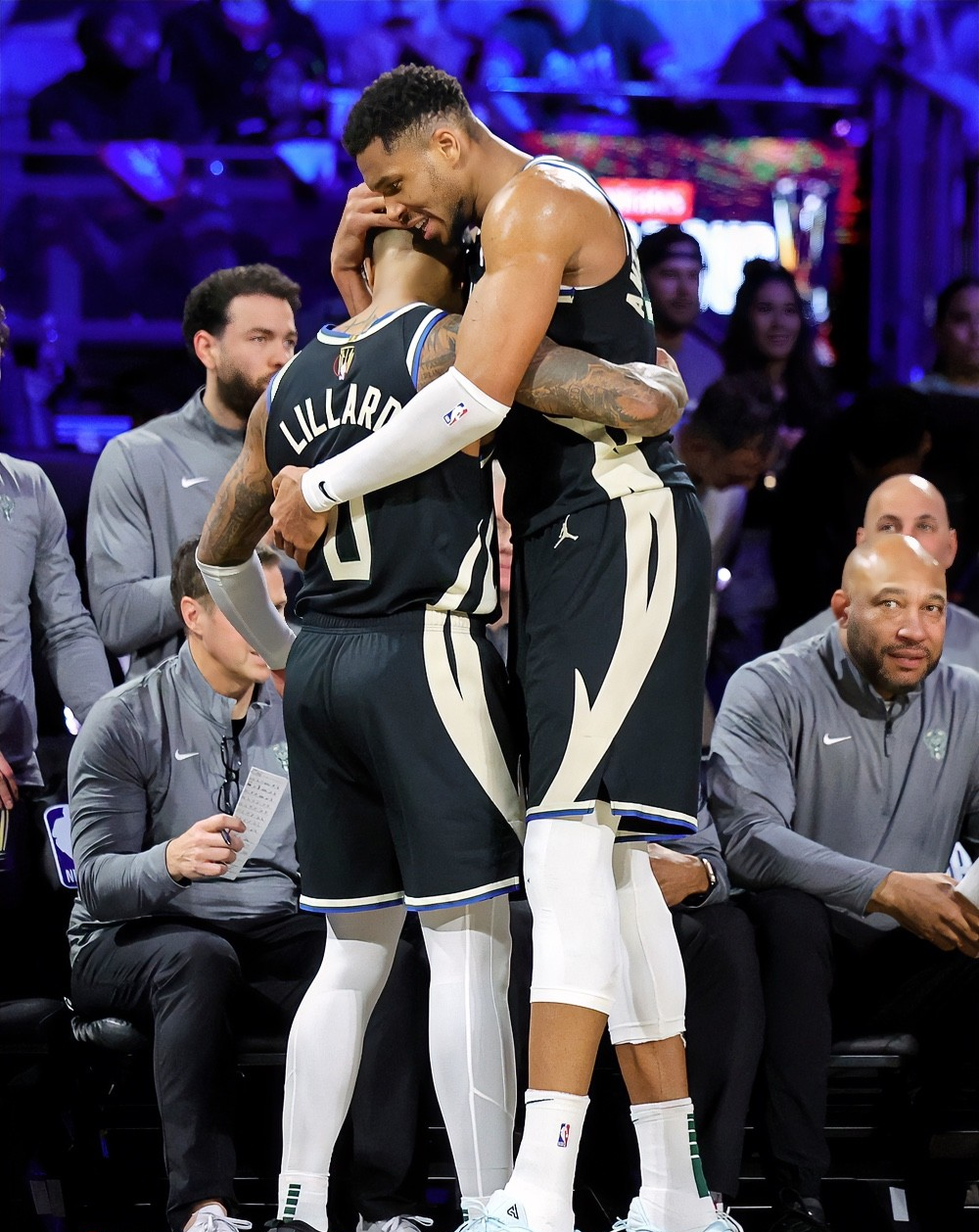 雄鹿横扫国王，恩比德带队取胜