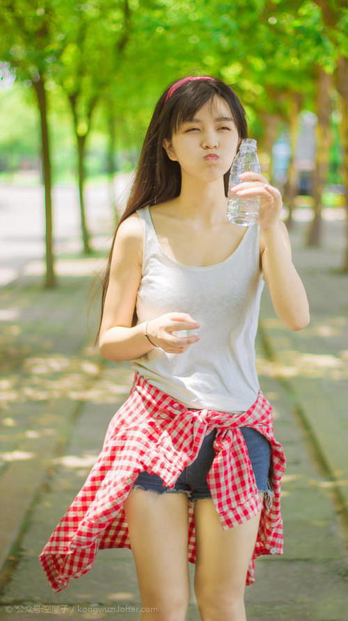 特奥连续暴击撕裂铁壁，拉齐奥绝境血性逼出拜仁一身冷汗