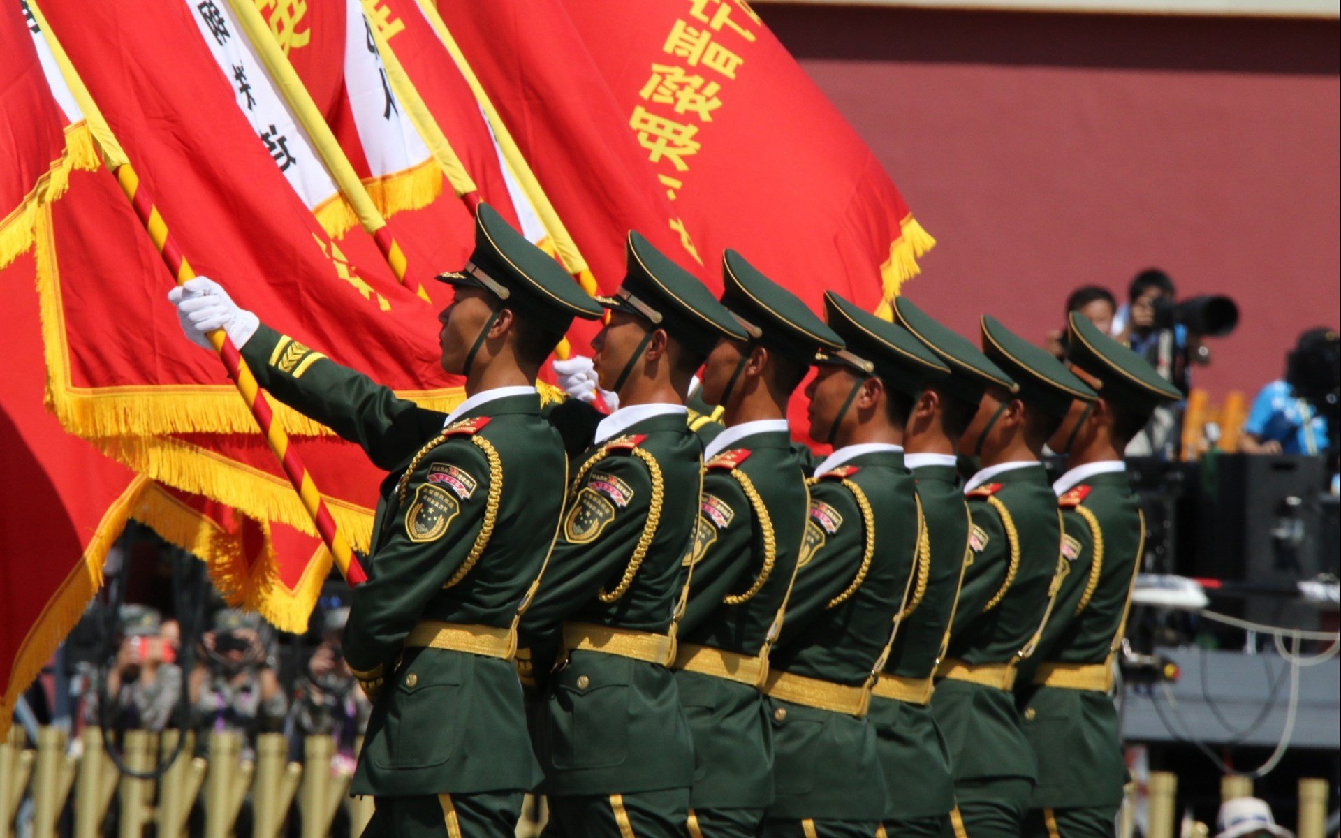 霍勒迪掌控全场，国王客场掀翻深圳