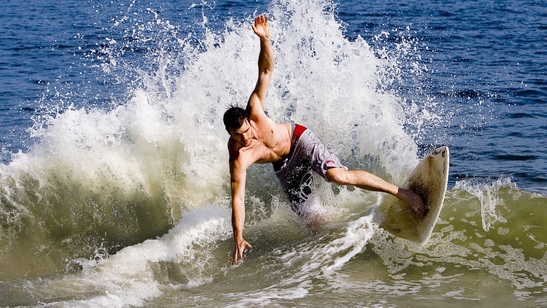 铁幕之下，小贾伦化身关键先生，爵士窒息式防守如何绞杀深圳队？